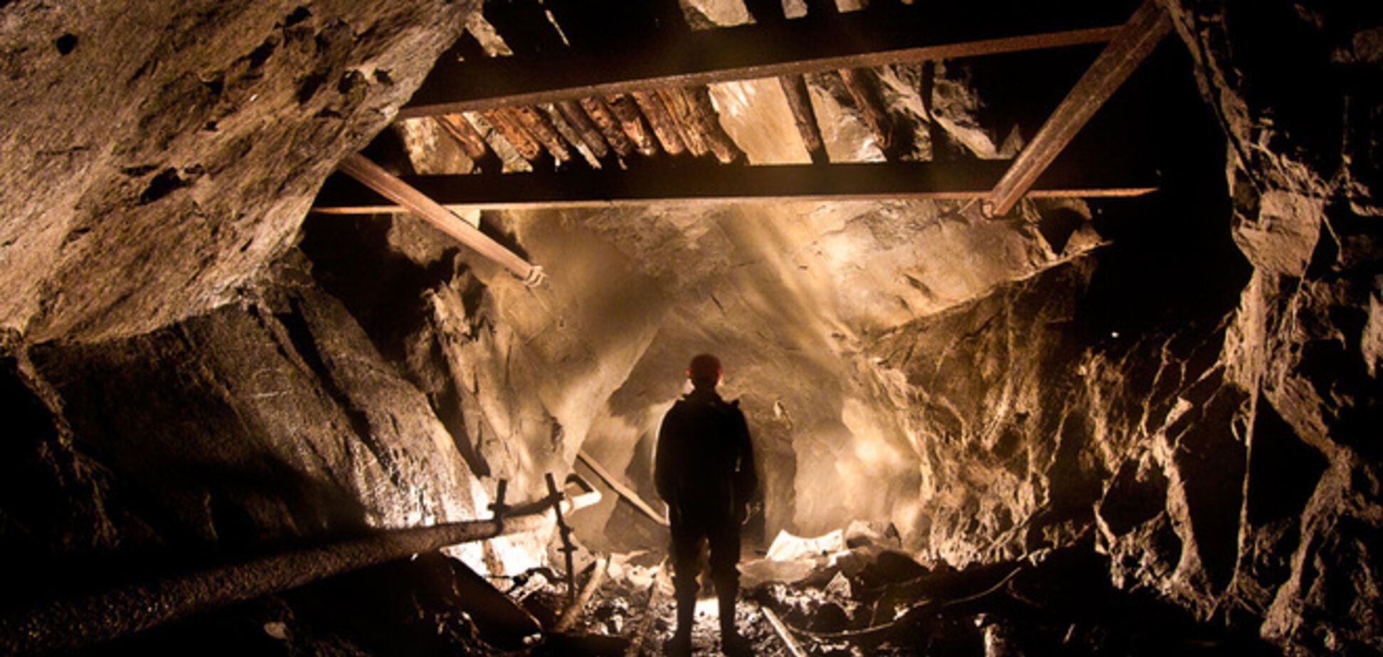 На Донеччині через викид газу і вугілля загинув шахтар