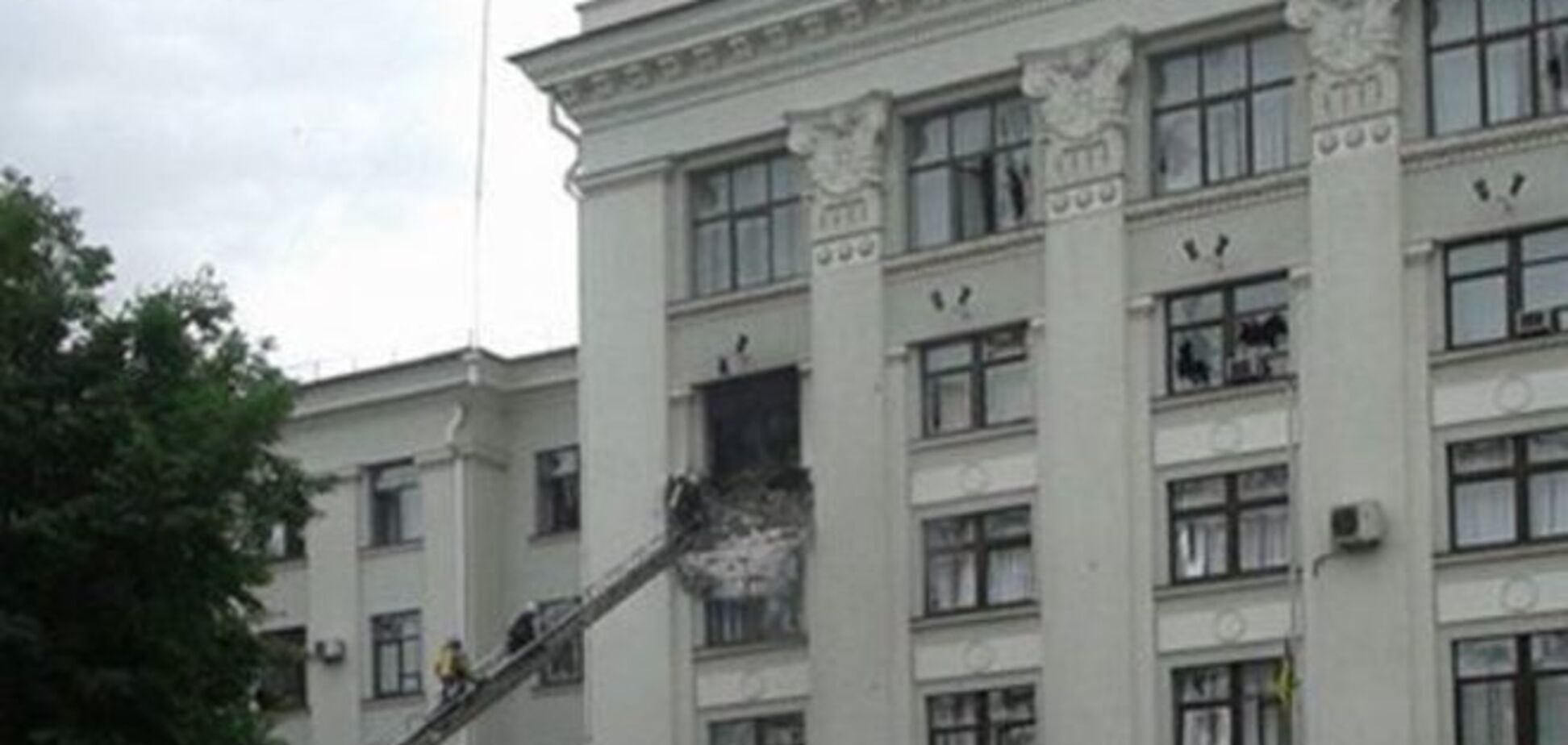 ГПУ уверена, что террористы сами по ошибке направили ракету в здание Луганской ОГА