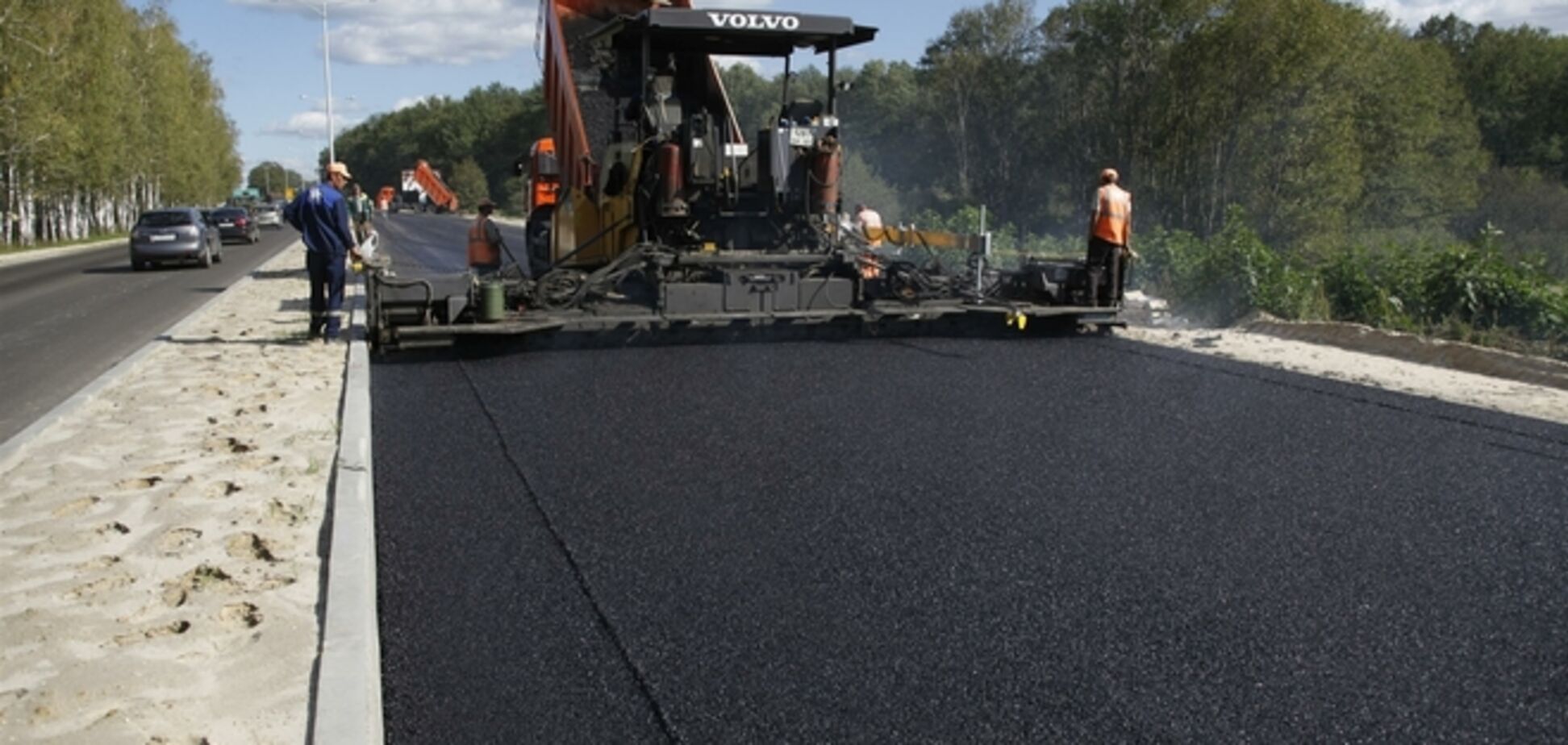 Россия обещает вложить 4,4 млрд рублей в ремонт крымских дорог