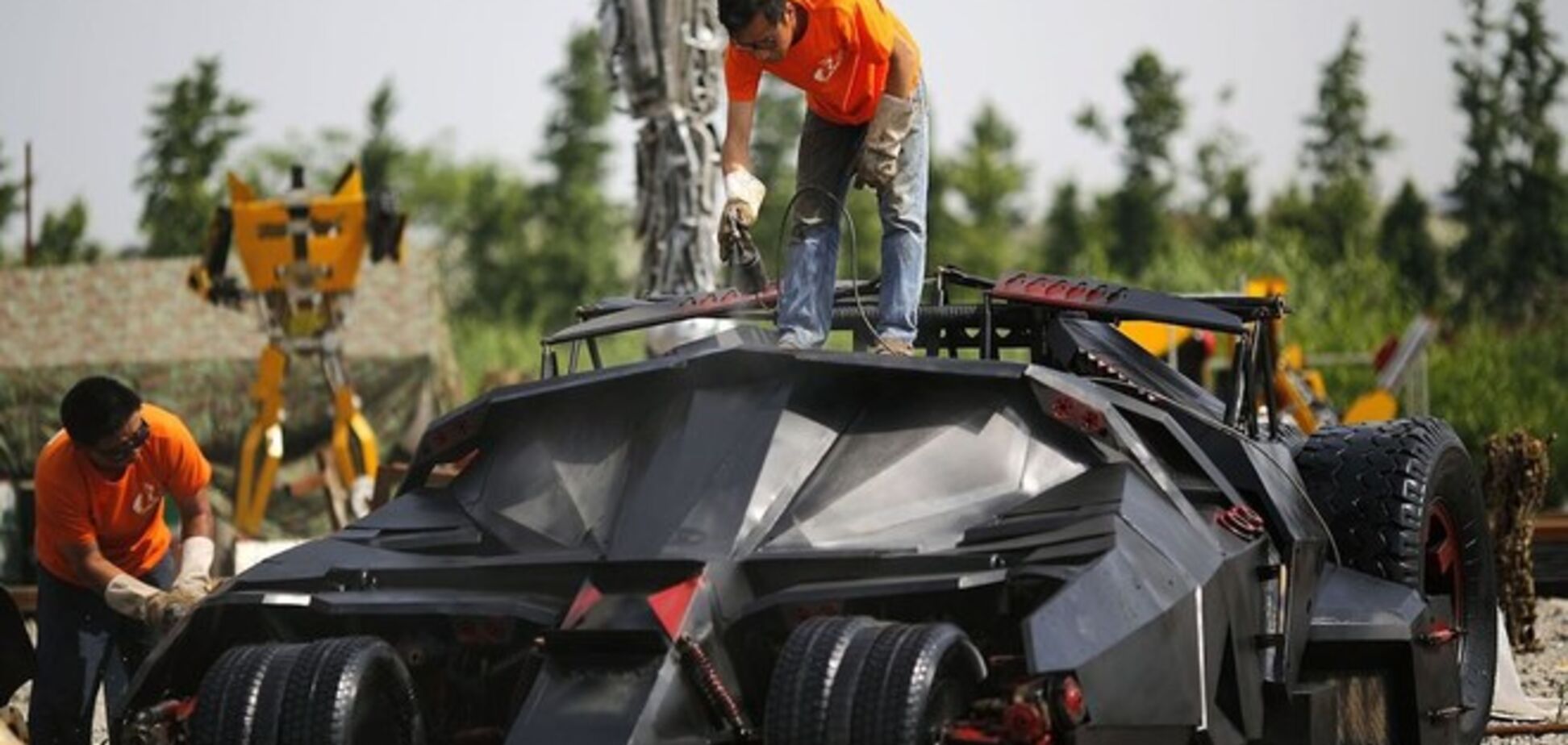 Автомобиль супергероя можно купить всего за 8000 евро