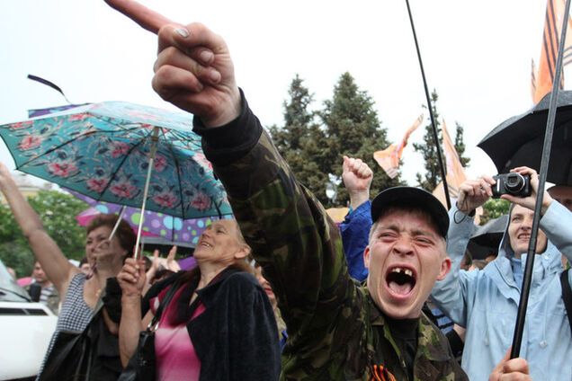 Крымские марионетки Путина увидели, как на Донбассе орудуют 'нацистские группировки'