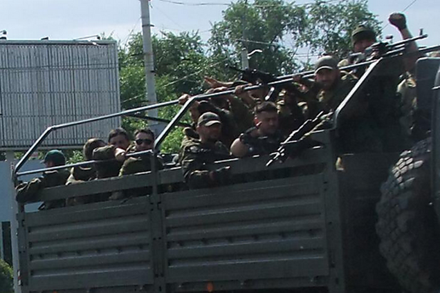 Прикордонники залишили застави, в Україну в'їжджають вантажівки з терористами - Луценко