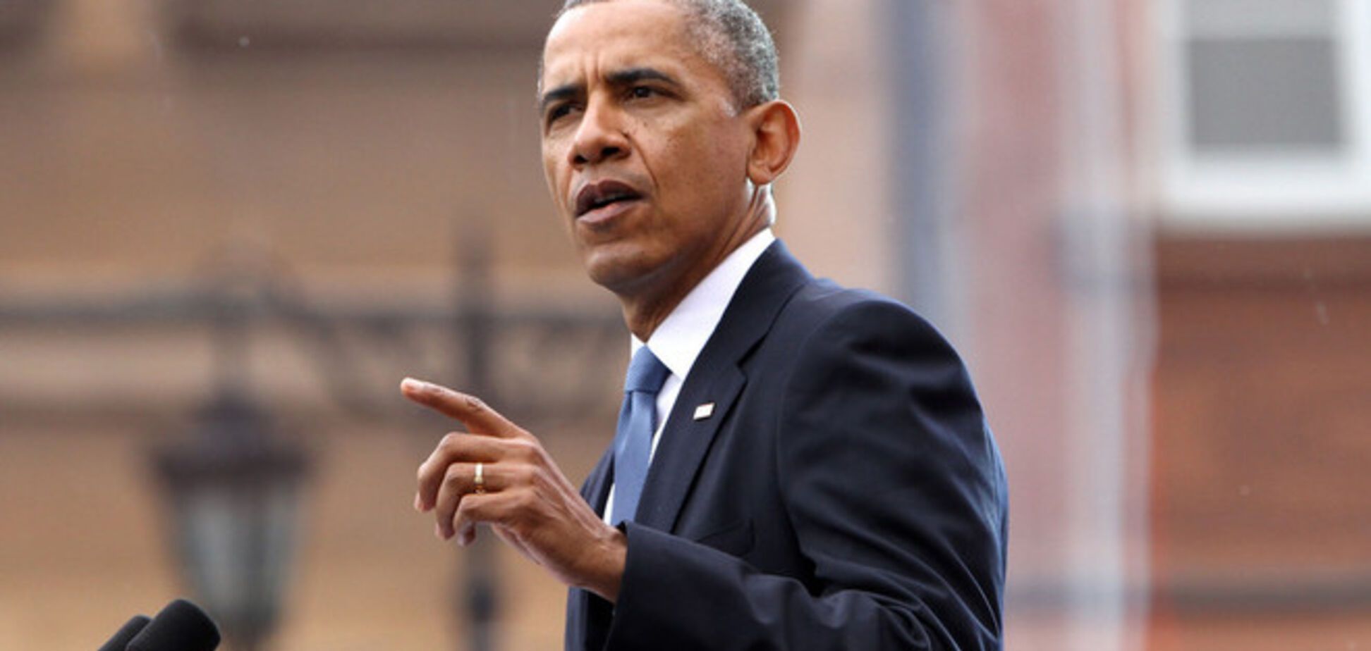 Обаму засняли в тренажерном зале: американцы высмеяли его форму