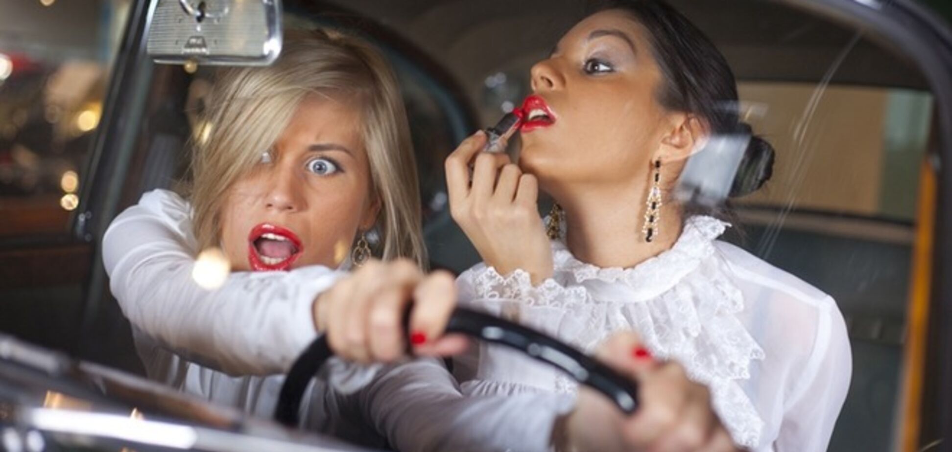 Страховщики назвали самые опасные привычки водителей