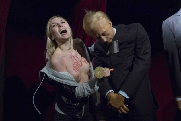 FEMEN хотят оштрафовать на 50 тыс. евро за 'заколотого Путина'