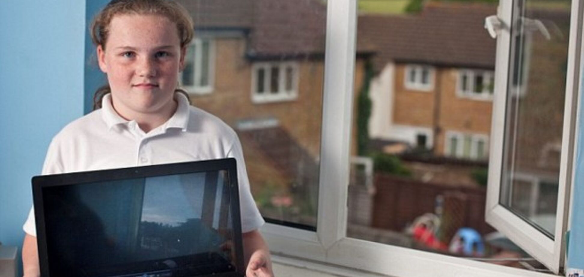 Девочка из Англии сняла на видео странный огненный шар в небе