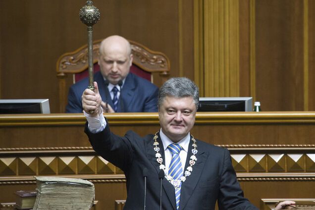 Інавгураційні промови Президентів: Янукович говорив про себе, Порошенко - про Україну