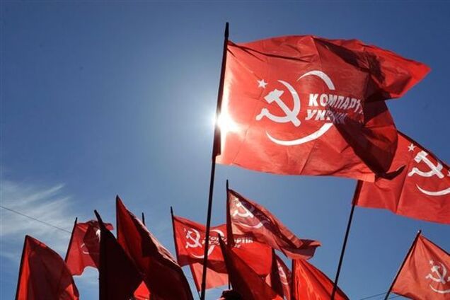 Политолог объяснил бегство депутатов из фракции КПУ