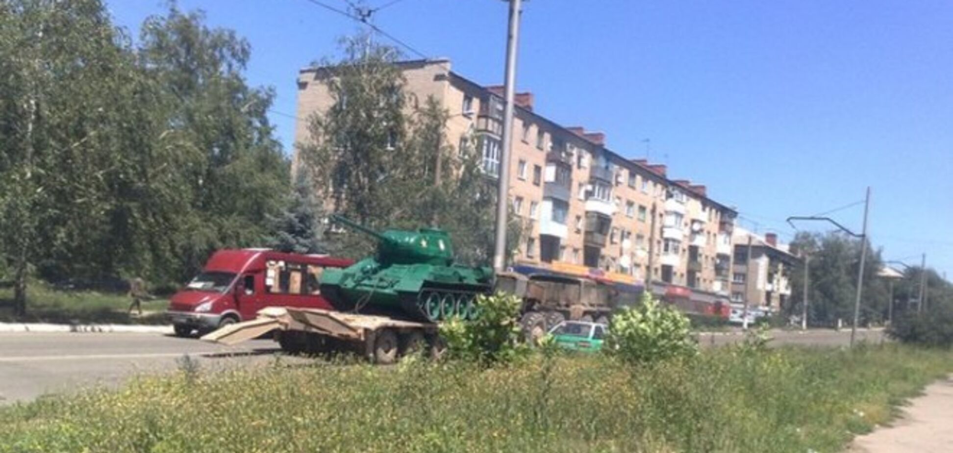 В Дружковке неизвестные угнали Т-34 воинов-освободителей