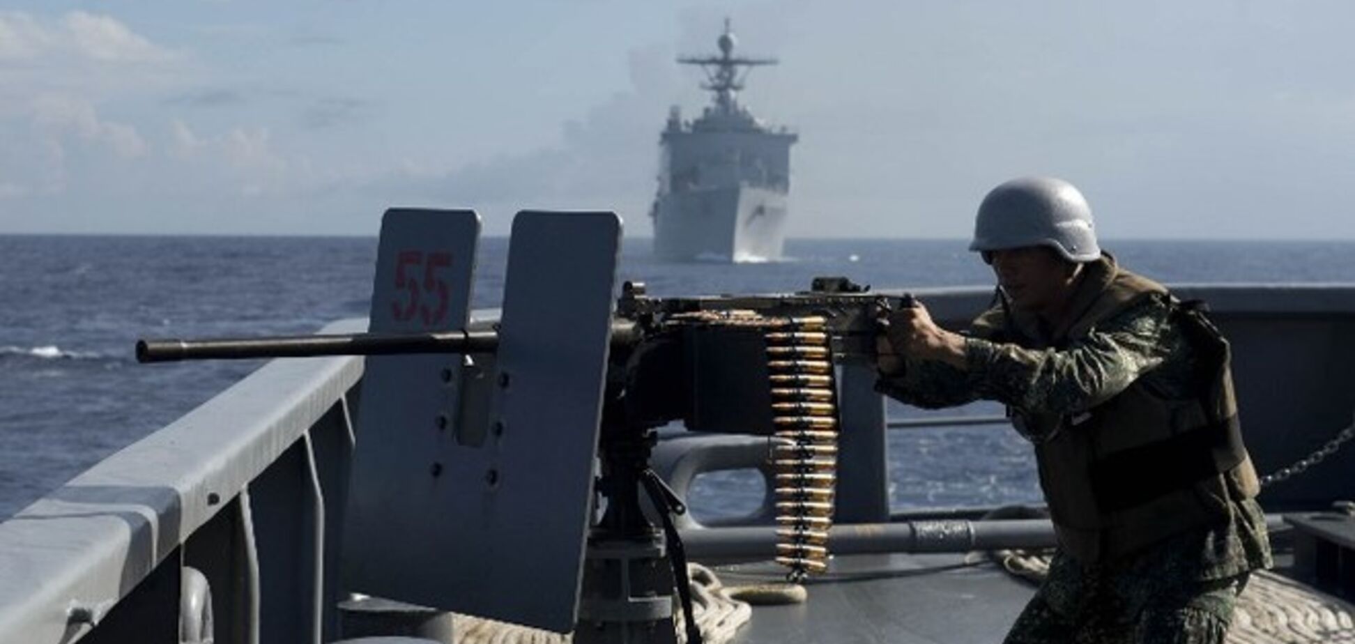 США и Филиппины провели совместные военно-морские маневры