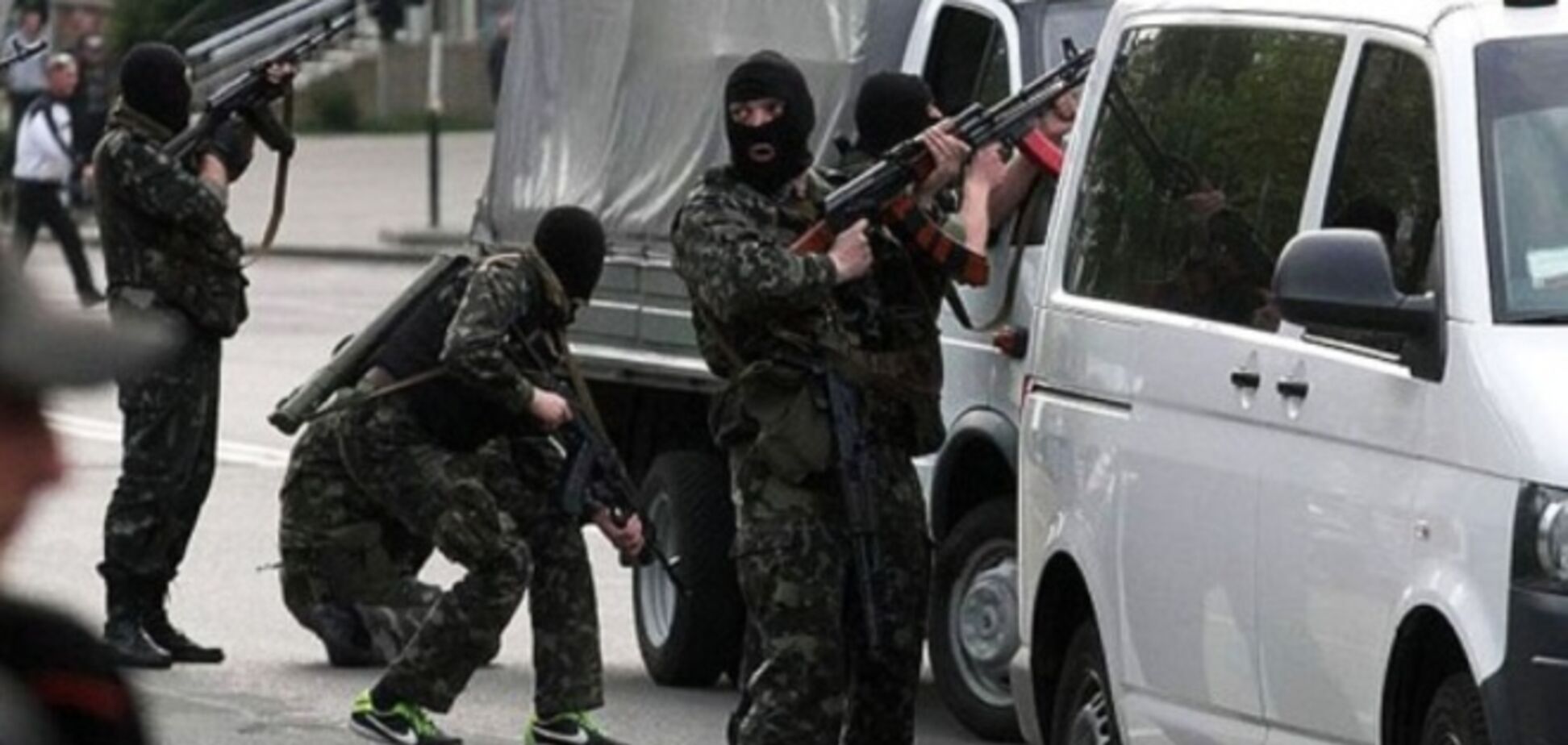 Из-за стрельбы в Луганске перекрыли часть движения
