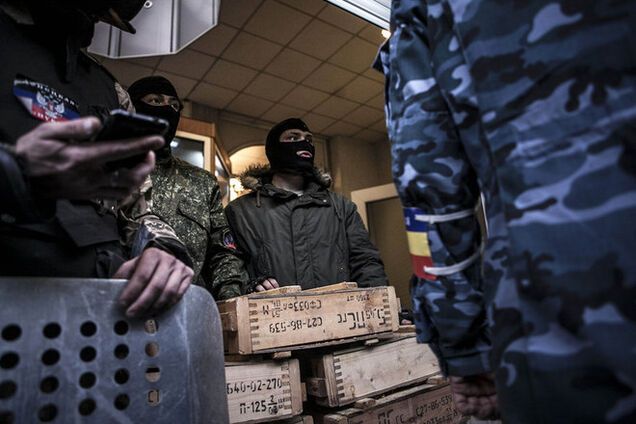 Терористи не випускають з Донецька місцевих жителів