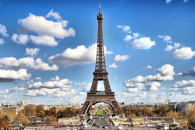 'Аль-Каїда' планувала підірвати Ейфелеву вежу і Лувр