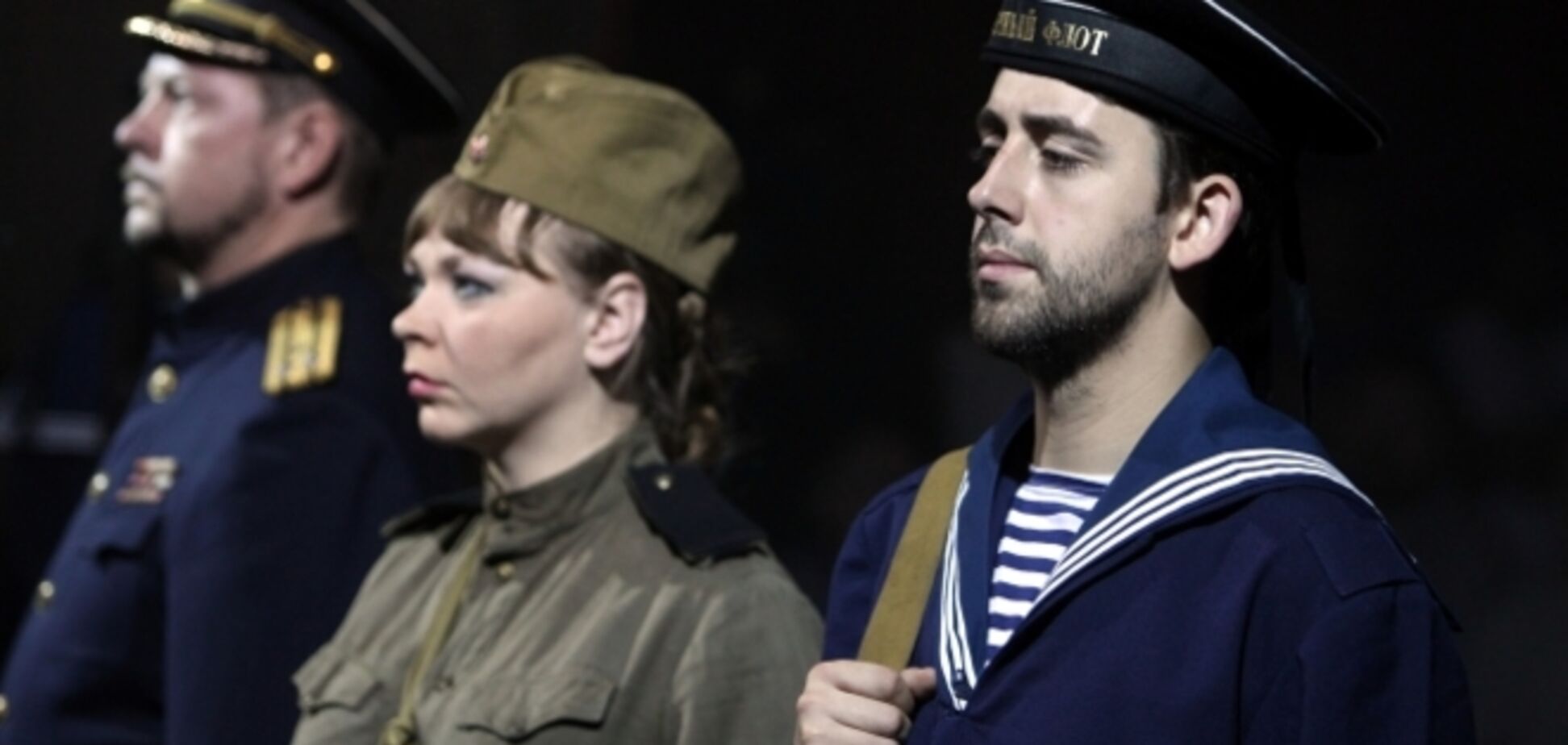 В петербургском театре показали спектакль 'Крым' со спасителем 'Путиным'