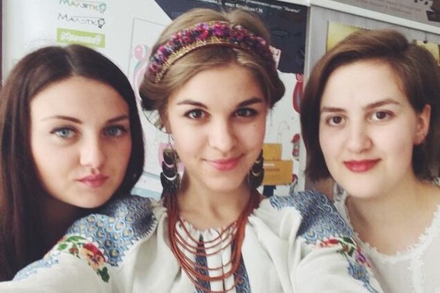 Дочь Тягнибока в вышиванке и 'чильце' получила диплом