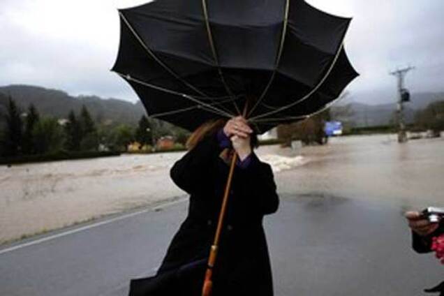 Из-за непогоды без света остались 30 населенных пунктов Украины