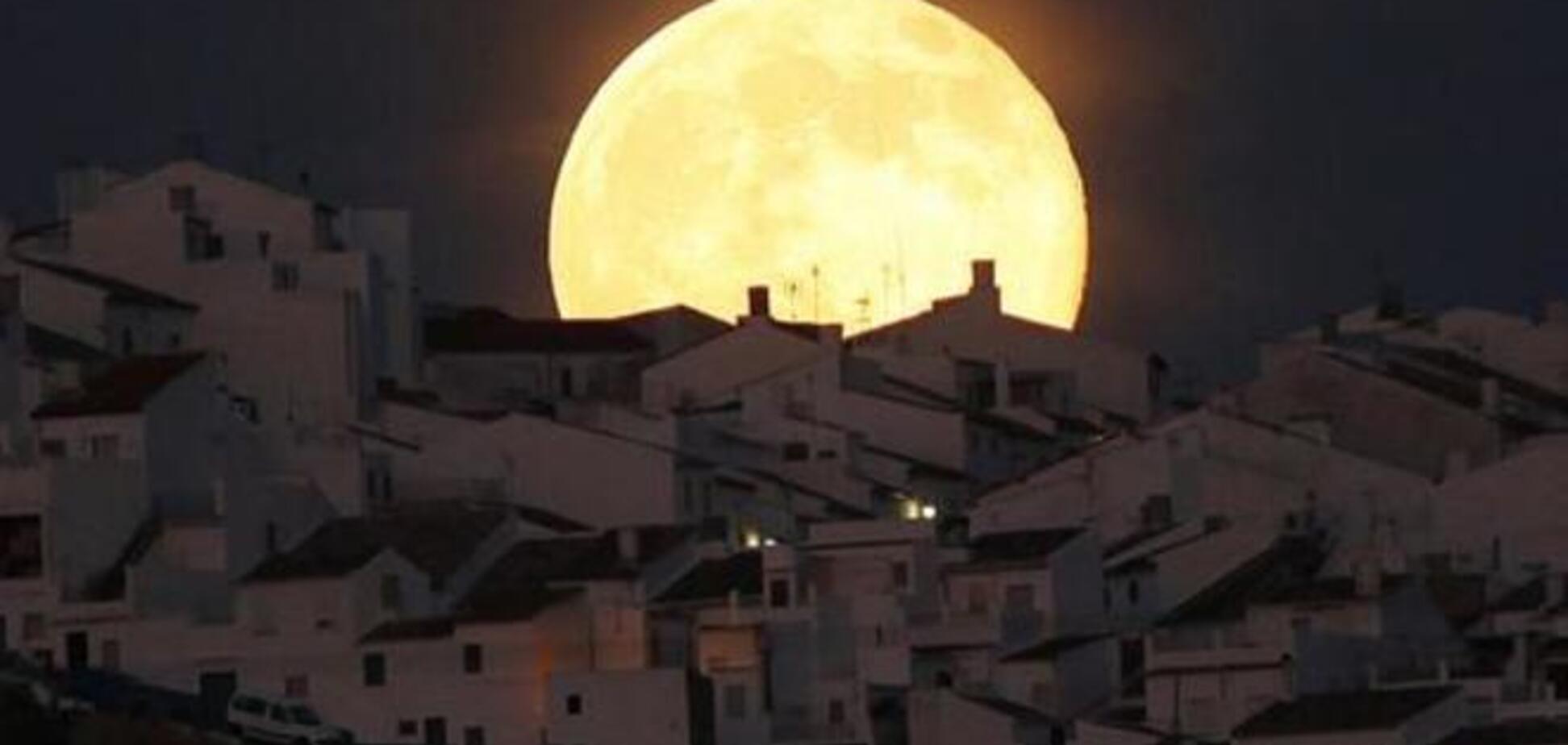 Місяць підійшла до Землі на рекордно близьку відстань