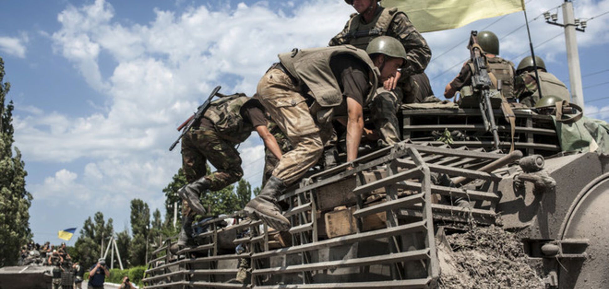 Начался ожесточенный бой за Луганск, террористы бегут