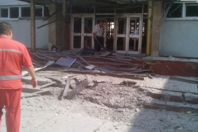 Луганчанин виклав фотографії з наслідками обстрілу житлового кварталу