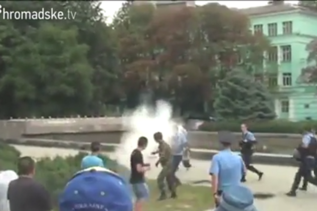 В Днепропетровске активисты помешали проведению пророссийского митинга