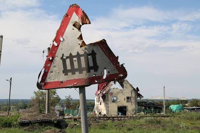 Аваков призвал украинцев 'заткнуться и врезать по наглой харе Путина'