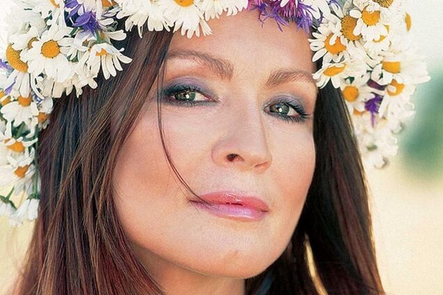 София Ротару мужественно переносит реабилитацию после операции на ногах