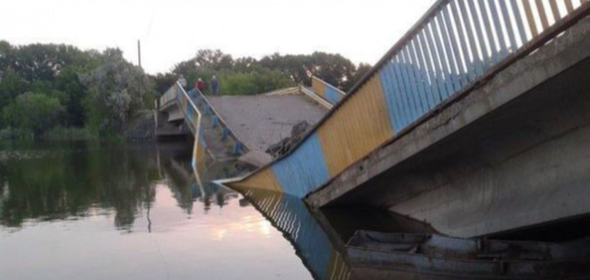 В Харцызске боевики заминировали все мосты