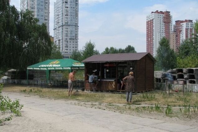 Демонтированные в центре Киева МАФы переехали на пляжи