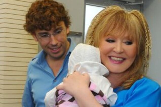 Друзья пары рассказали, как воспитывают детей Пугачева и Галкин