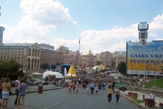 Майданівці звільнили 7 з 19 адмінбудівель у центрі Києва
