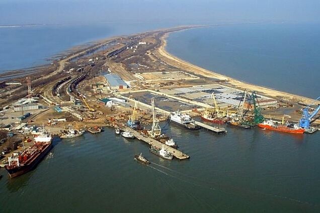 Очередь на Керченскую переправу со стороны РФ достигла 2,3 тыс. автомобилей