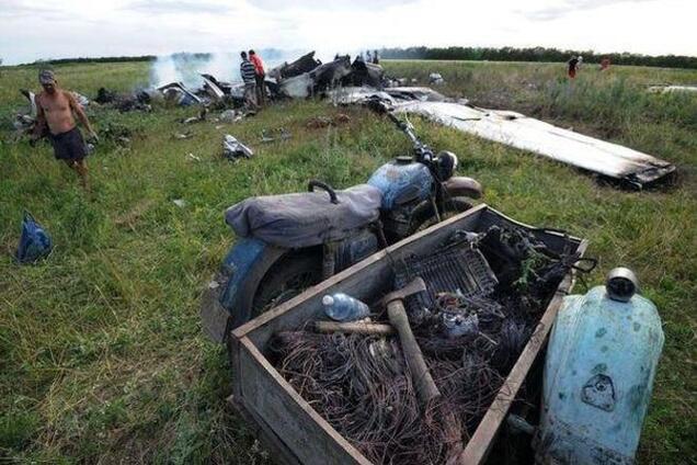 Збитий літак Ан-26 жителі Луганської області розібрали на металобрухт