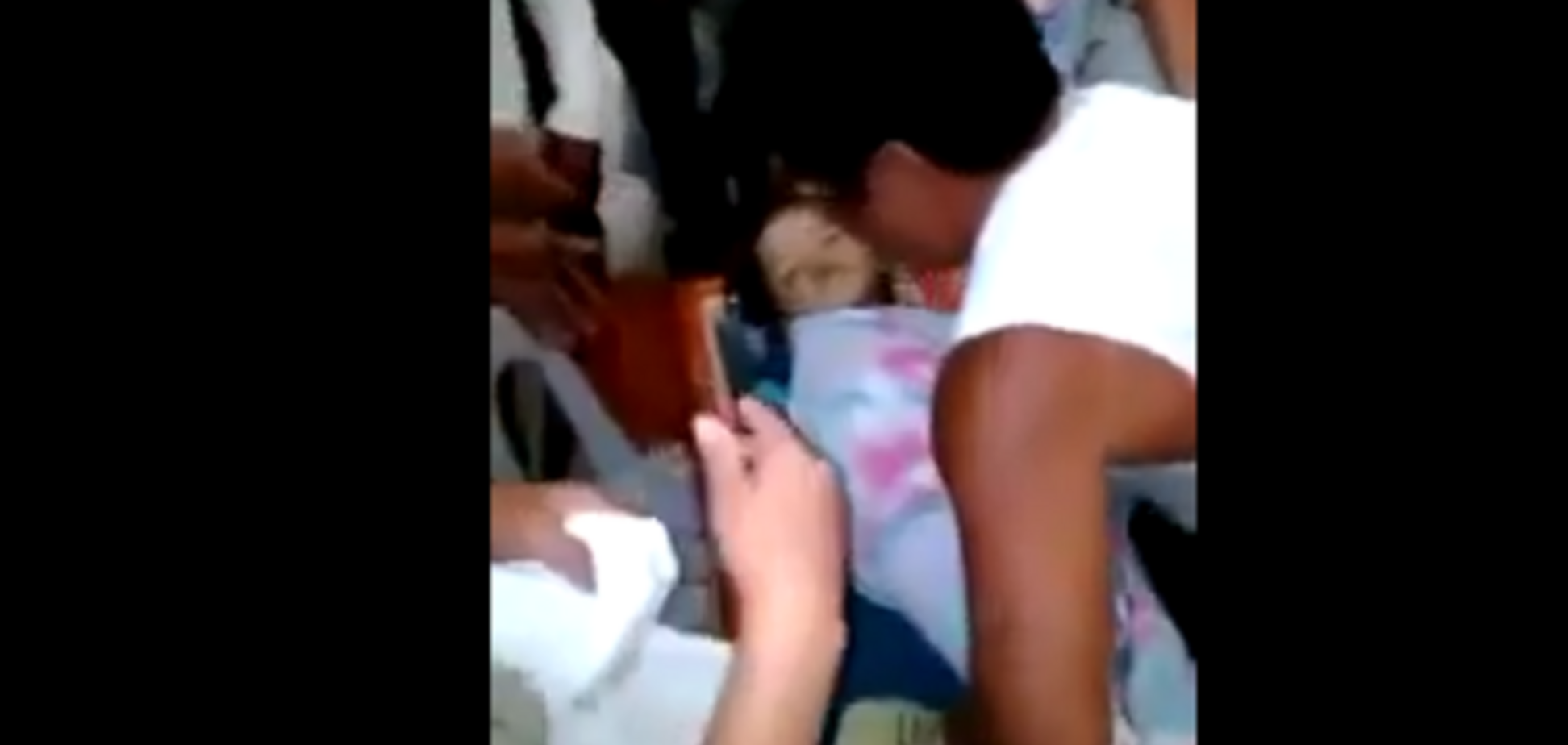 На Филиппинах 3-летняя девочка воскресла на собственных похоронах