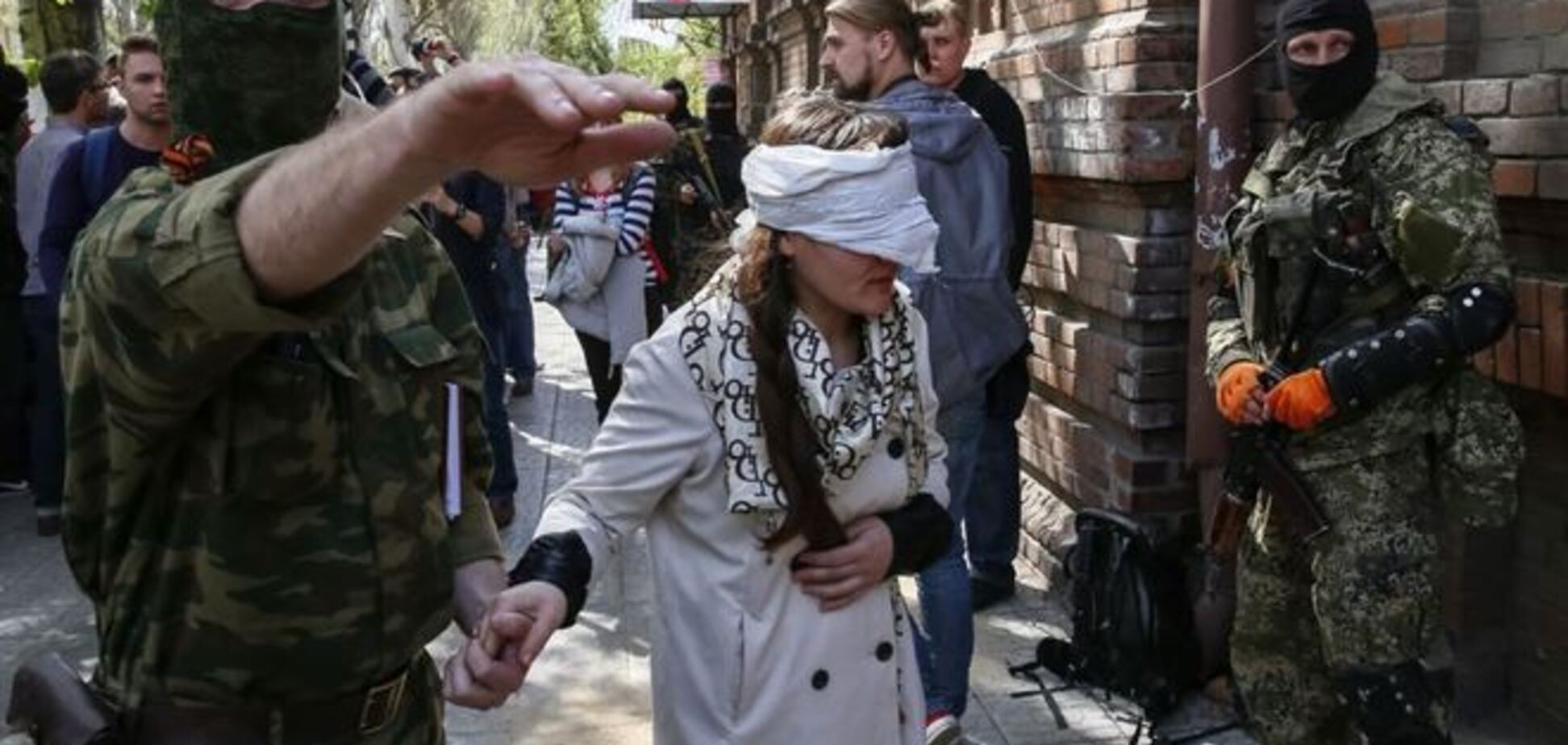 В результате переговоров с террористами освободили 50 пленных