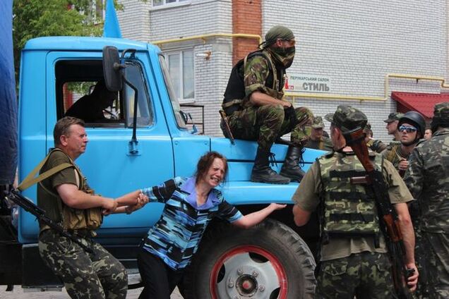 В Тернополе матери военных кидались под колеса автобусов с их сыновьями