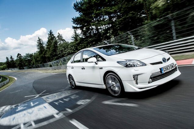 Тойота  на гибриде Prius покорила Нюрбургринг