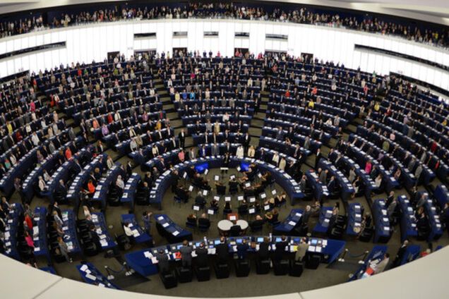 Европарламент потребовал новых санкций против России и освобождения Савченко
