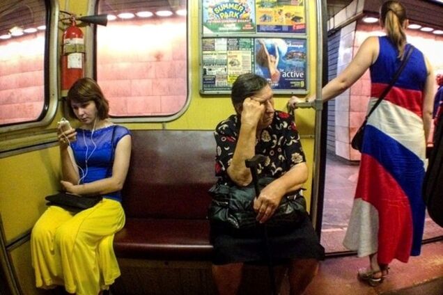 В киевском метро 'Украина' встретилась с 'Россией'