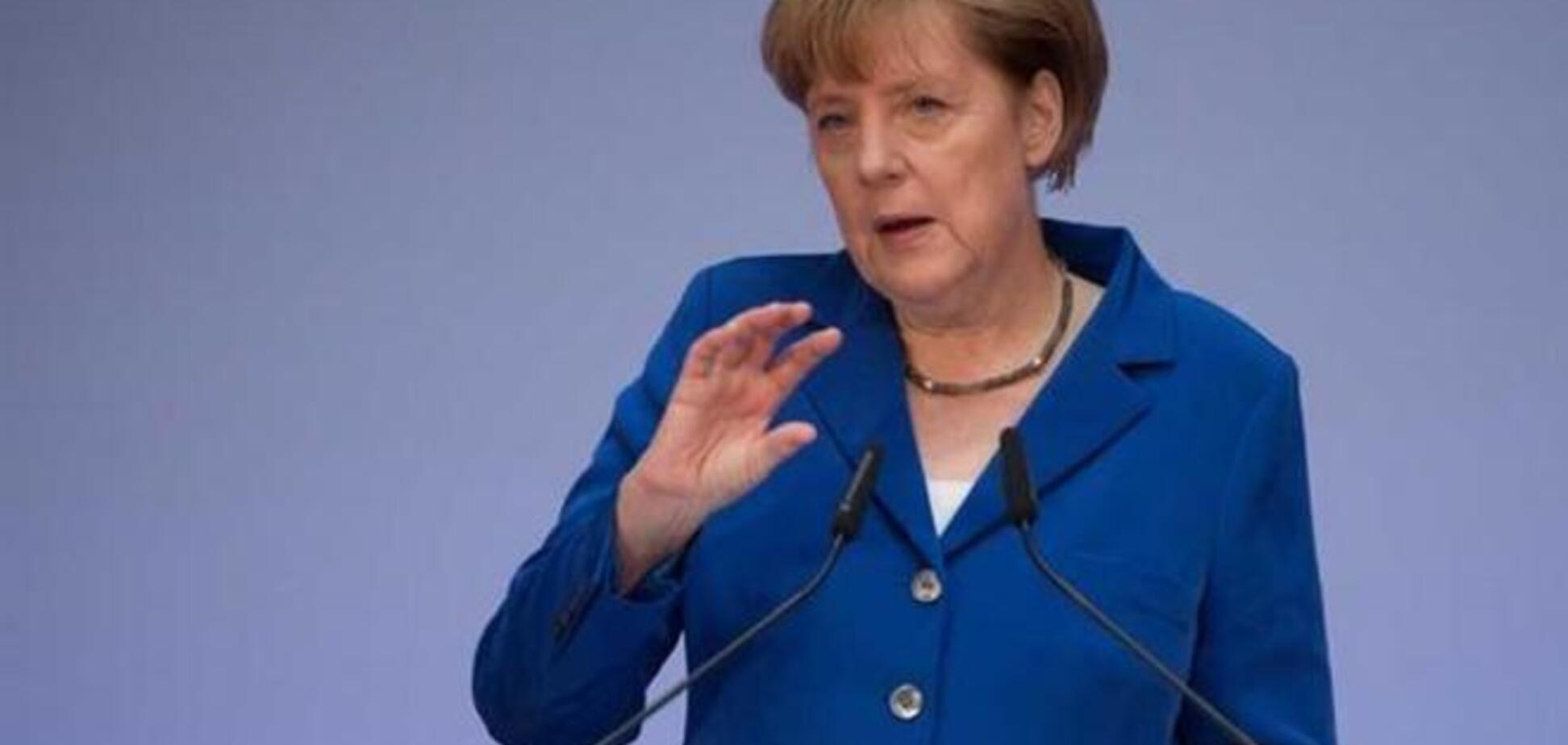 Меркель звинуватила Путіна у зволіканні вирішення конфлікту в Україні