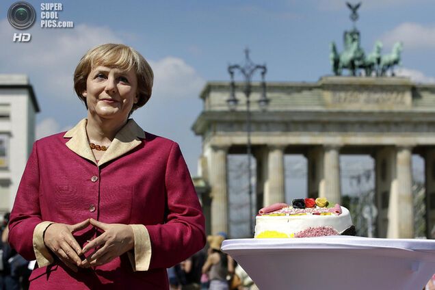 Воскова Ангела Меркель святкує ювілей