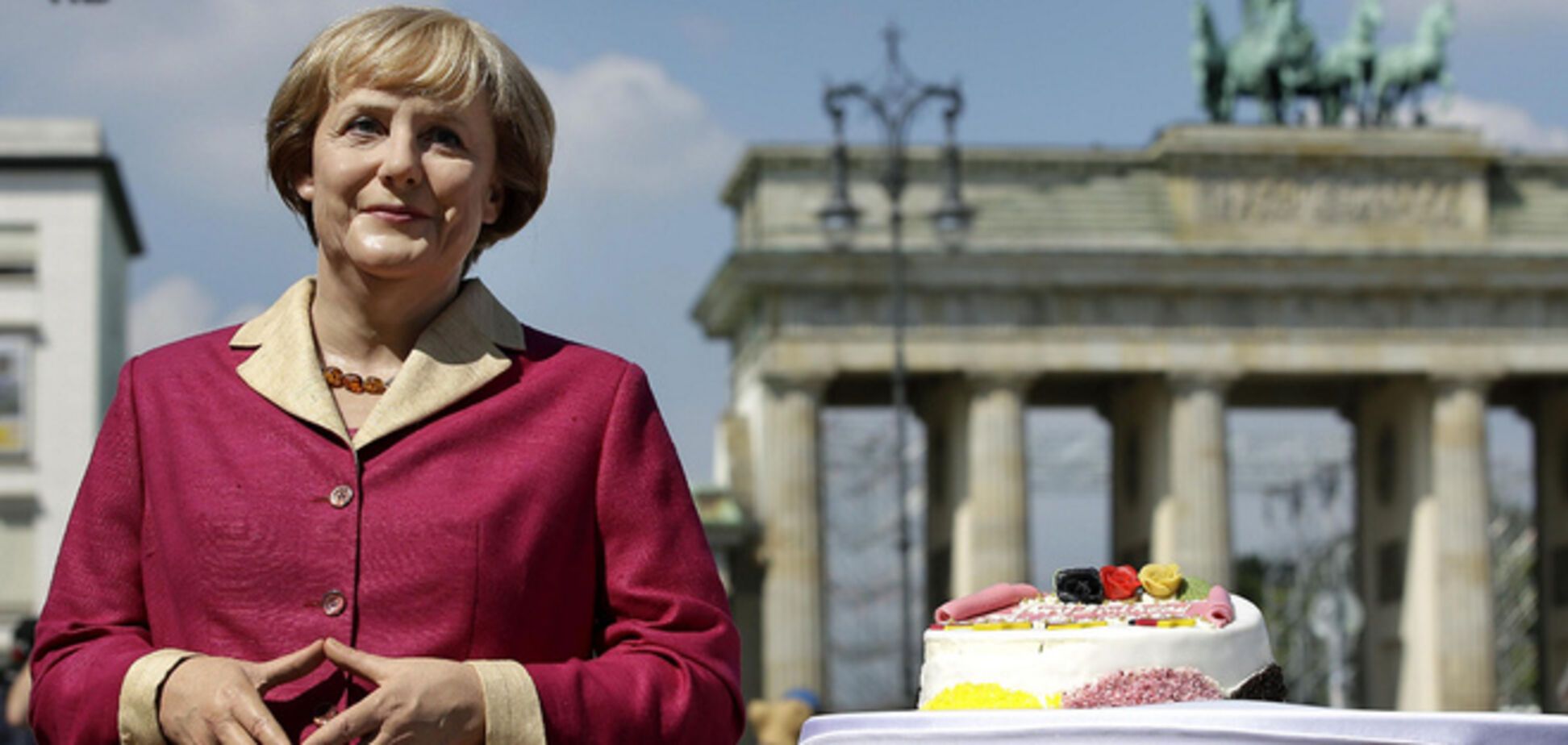 Восковая Ангела Меркель празднует юбилей