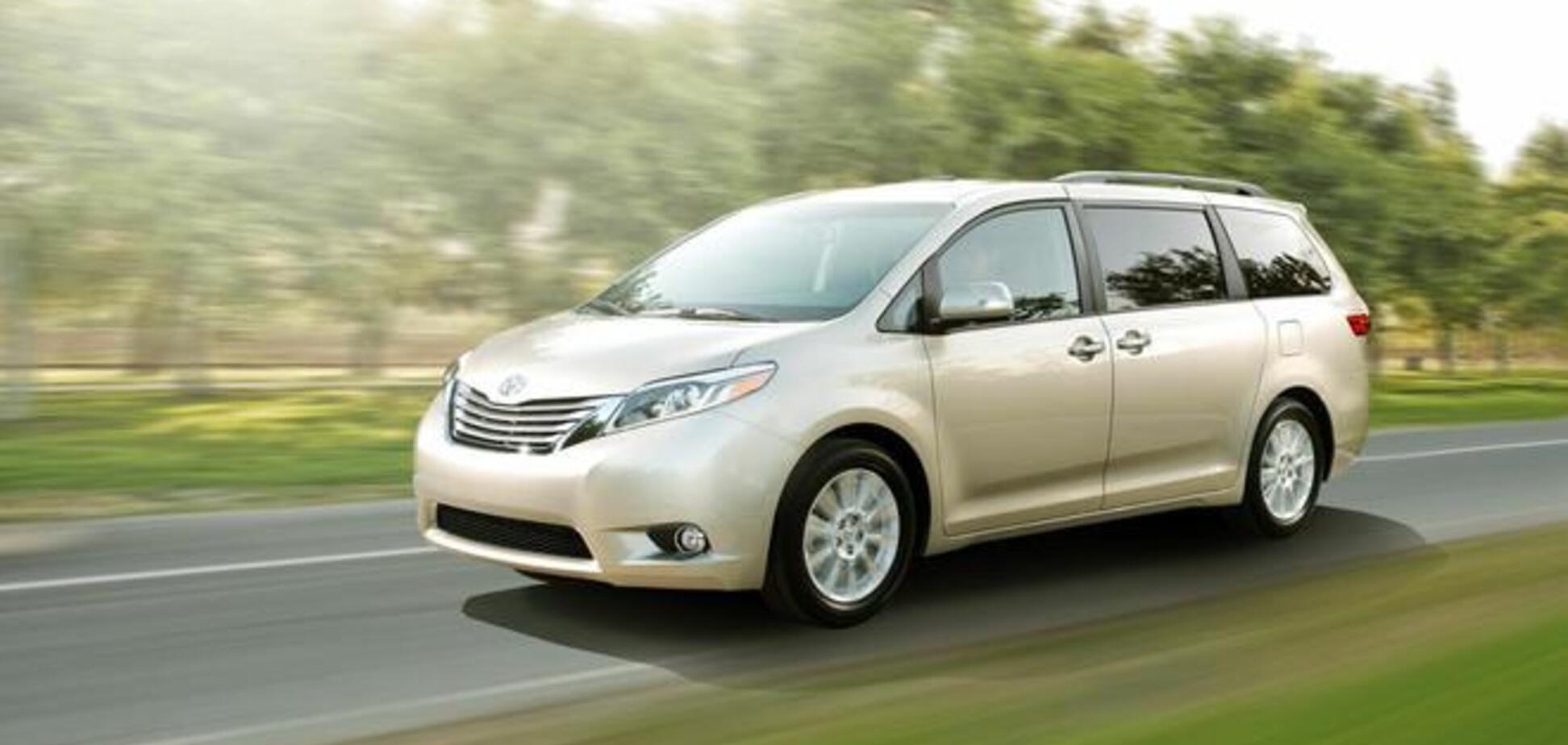 Тойота обновила свой большой минивэн