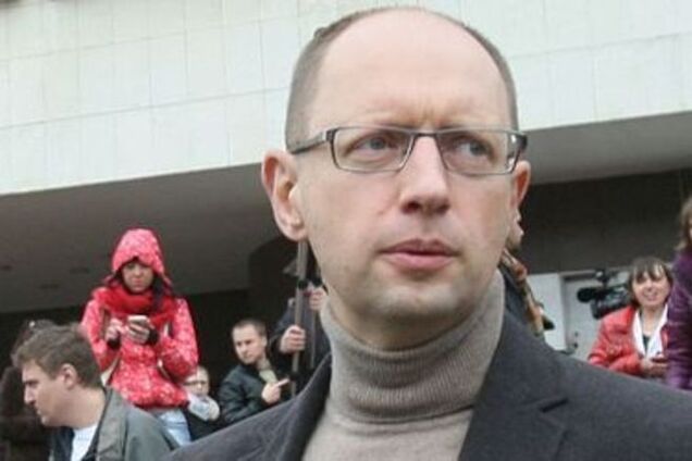 Яценюк предложил готовиться к полному ограничению торговли с Россией