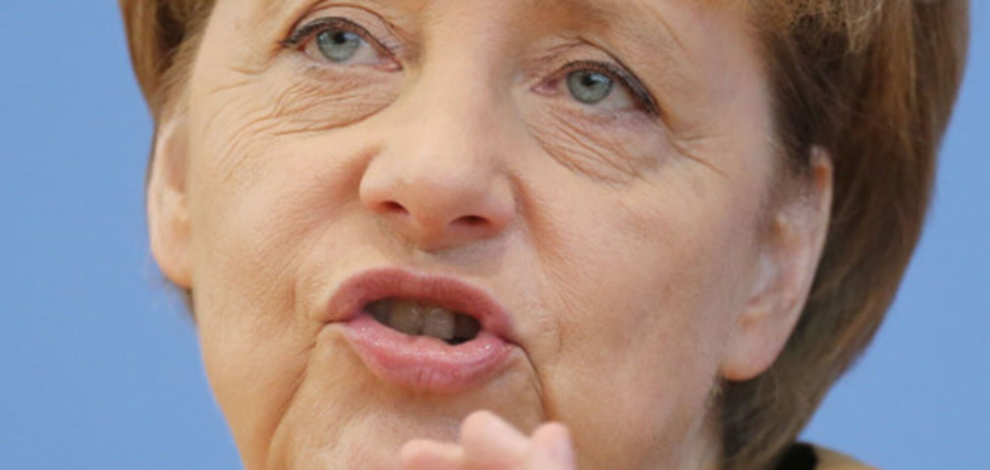 Меркель призвала Францию отказаться от поставок 'Мистралей' РФ