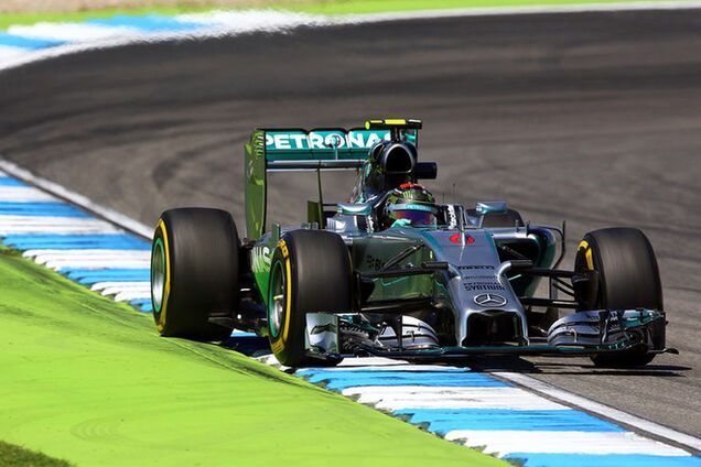 'Мерседес' с потерей выиграл квалификацию Гран-при Германии