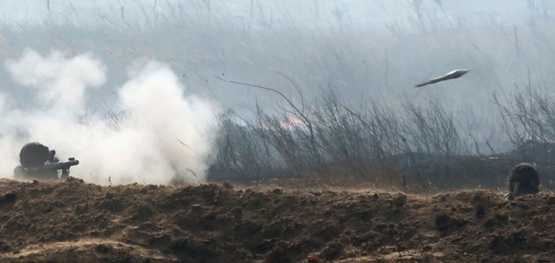 В Луганске из-за боевых действий пострадали жилые дома и здания двух школ