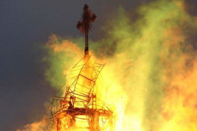 Из-за попадания молнии сгорела церковь московского патриархата