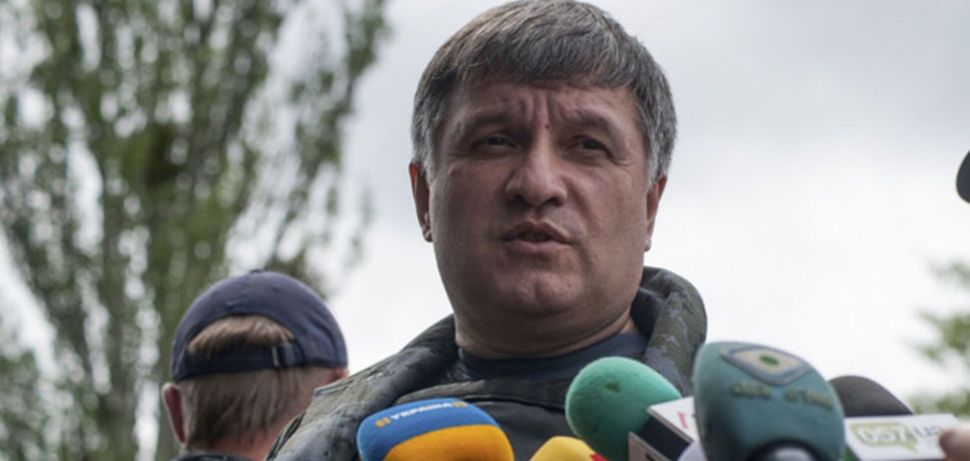 Аваков: воины Украины вернутся с фронта и 'всыплют' бросающим дымовые шашки в центре Киева