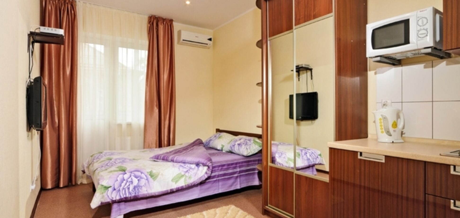 Киевские отели снизили цены, но все равно номера пустуют