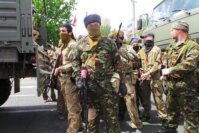 В Донецке в районе аэропорта и ракетной части начались бои